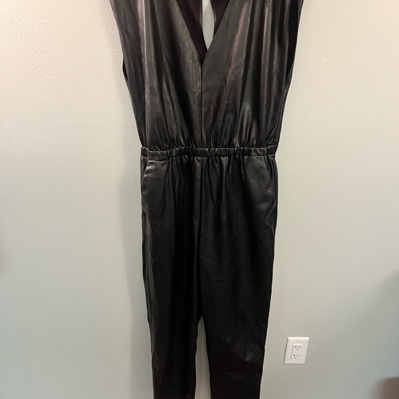 Evereve Black Sleek Jumpsuit - Picture 2 of 9